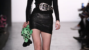 &bdquo;Jeremy Scott&ldquo; 2016 m. rudens-žiemos kolekcijos modelis