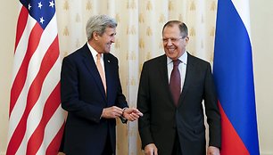 Johnas Kerry susitiko su Sergejumi Lavrovu