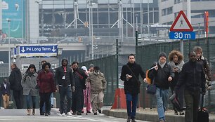 Briuselis po sprogdinimų oro uoste ir metro stotyje