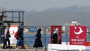 I&scaron; Graikijos deportuotų migrantų laivas pasiekia Turkiją