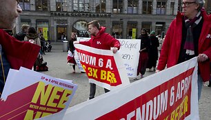 Agitacija ir protestai artėjant referendumui Nyderlanduose