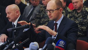 Ukrainos premjeras Arsenijus Jaceniukas traukiasi iš pareigų