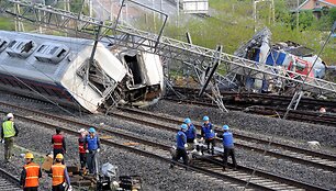 Keleivinio traukinio avarija Pietų Korėjoje