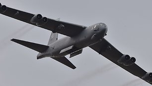 B-52 bombonešis