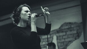 Gintarė &Scaron;migelskytė ir Justas Čeponis. Koncerto &bdquo;La Vie Boheme&ldquo; @ &bdquo;Que pasa&ldquo; akimirka