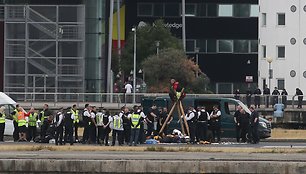 Judėjimo „Black Lives Matter“ protestuotojai blokavo Londono oro uostą