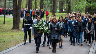 Lietuvos žydų genocido aukų pagerbimo ceremonija Panerių memoriale