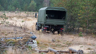 Lietuvos kariuomenę pasiekė 21 Vokietijos gamintojo &bdquo;Daimler AG&ldquo; sunkvežimis UNIMOG U5000
