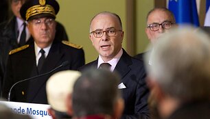 Naujuoju Prancūzijos premjeru paskirtas Bernard'as Cazeneuve'as