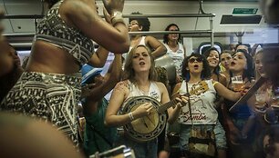 Linksmybėmis traukinyje Brazilijoje paminėtas sambos &scaron;okio 100 metų jubiliejus