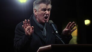 Prezidento Trumpo inauguracijos i&scaron;vakarėse Niujorke į gatves i&scaron;ėjo &scaron;imtai protestuotojų
