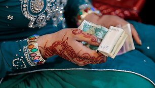 Pakistano transseksualų bendruomenėje vieną kartą asmeniui rengiama gimtadienio &scaron;ventė