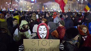Protestai Rumunijoje nesiliauja: siekiama &bdquo;vagių vyriausybės&ldquo; pasitraukimo