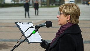 Taikos vėliavos pakėlimo, minint Pasaulinę kultūros dieną, ceremonija Nepriklausomybės aikštėje Vilniuje