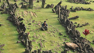 Gunung Padang monolitai Indonezijoje, tai 6,5 tūkst. metų senumo statiniai su struktūromis po žeme, kurių amžius siekia 12,5 tūkst metų