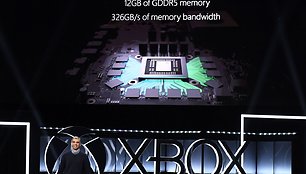 Los Andžele pristatytas naujasis „Xbox one X“ žaidimų kompiuteris