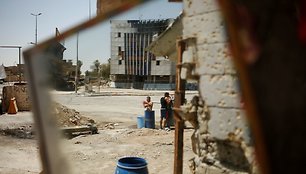 Irakiečiai grįžta į sugriautą Mosulą