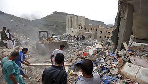 Jemeno sostinėje per Saudo Arabijos vadovaujamos koalicijos antskrydžius žuvo 14 civilių