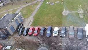 Automobilių stovėjimo aikštelės Vilniaus Žemynos gatvėje