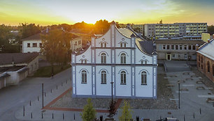 „Baltosios“ ir „Raudonosios“ sinagogų kompleksas Joniškyje