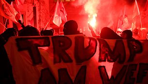 &Scaron;veicarijoje prie&scaron; D.Trumpą protestavo daugiau kaip tūkstantis žmonių