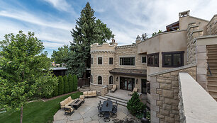 Boizyje, Aidaho valstijoje parduodama moderni pilis