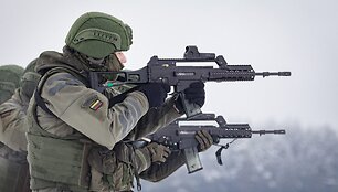Ministras R. Karoblis susitiko su į Jungtinių Tautų operaciją Malyje i&scaron;vykstančiais Lietuvos kariais