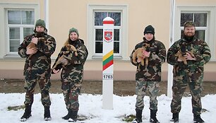 Pasieniečių tarnybinių &scaron;unų būrį papildė keturi jauni belgų aviganiai