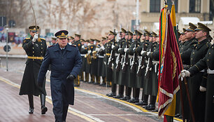 Generolo majoro Edvardo Mažeikio i&scaron;leidimo į atsargą ceremonija prie Kra&scaron;to Apsaugos Ministerijos