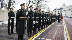 Generolo majoro Edvardo Mažeikio i&scaron;leidimo į atsargą ceremonija prie Kra&scaron;to Apsaugos Ministerijos