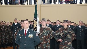 VSAT gretose &ndash; 75 jauni pareigūnai, sėkmingai baigę pasieniečių mokyklą
