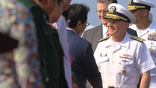 JAV lėktuvne&scaron;is atplaukė istorinio vizito į Vietnamą