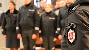 Kauno apskrities pareigūnų gretas papildė beveik 40 jaunų pareigūnų