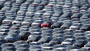 Senų &bdquo;Volkswagen&ldquo; ir &bdquo;Audi&ldquo; automobilių aik&scaron;telė Kalifornijos dykumoje