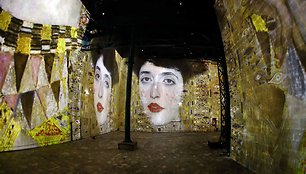 Įspūdinga Gustav Klimt paroda skaitmeninio meno centre Paryžiuje