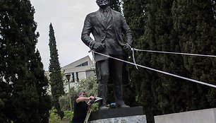 Graikijos komunistai bandė nuversti H.Trumano paminklą