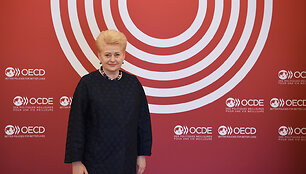 Prezidentė Paryžiuje pasira&scaron;ė stojimo sutartį dėl Lietuvos prisijungimo prie Ekonominio bendradarbiavimo ir plėtros organizacijos konvencijos
