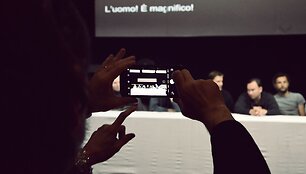 Oskaro Kor&scaron;unovo teatro gastrolės Italijoje
