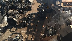 Parduodamos automobilių detalės