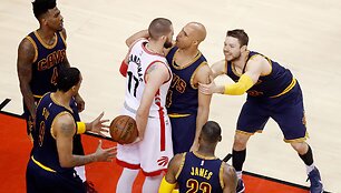 Jonas Valančiūnas ir Richardas Jeffersonas