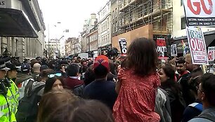 5708fe13b0af5video_5708fd3befedf