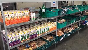 Prekybos centrų i&scaron;mestų maisto produktų parduotuvė Anglijos Lydso mieste.