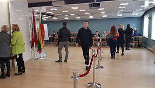 Emigrantai balsuoja Seimo rinkimuose Londone