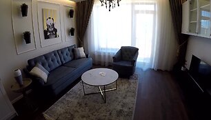 a-kisieliene-modernios-klasikos-kokteilis-su-aukso-potepiais