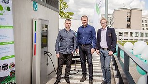 „Smart Charge Box“ komanda – Edvinas Šinkevičius dr. Mindaugas Jančiukas ir Kęstutis Valinčius