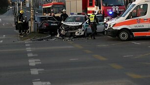 Policijos automobilio ir &bdquo;Audi&ldquo; avarija Vilniuje