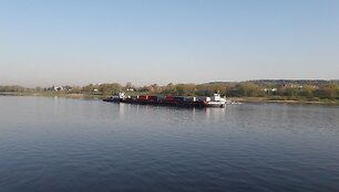 Kaune i&scaron;krautas pirmasis komercinis krovinys, atgabentas Nemunu