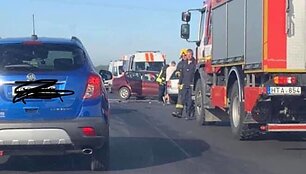 Avarijų Klaipėdos rajone: kaktomu&scaron;a susidūrė &bdquo;Seat&ldquo; ir &bdquo;Passat&ldquo;