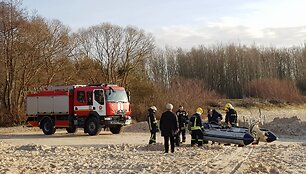 Baltijos jūroje ties Karkle i&scaron; valties i&scaron;krito žvejys