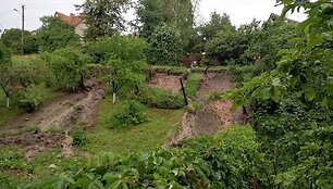 Po liūties nuslinkęs &scaron;laitas &Scaron;aldytuvų gatvėje Kaune